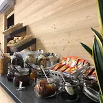 Crystal Hotel 3*