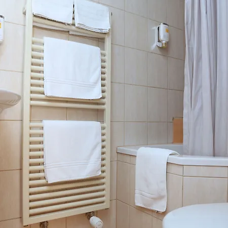 Hotel Crystal 3*