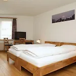 Otel Crystal