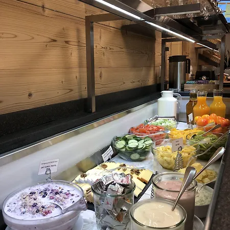 Crystal 3* 因特拉肯