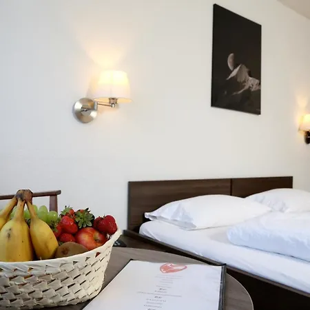 Hotel Crystal 3*